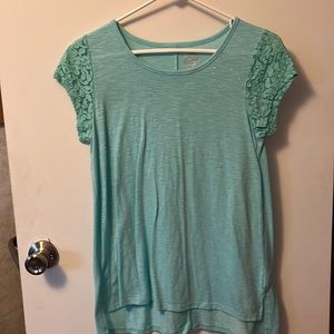 Turquoise T-shirt with glitter and lace sleeves